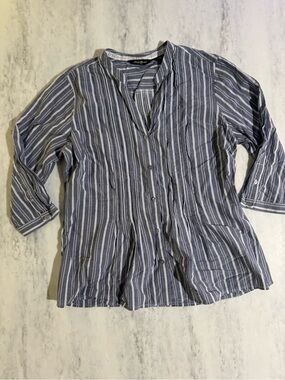 Eddie Bauer Blue and White Striped Button-Front Women's Shirt size S 100% Cotton